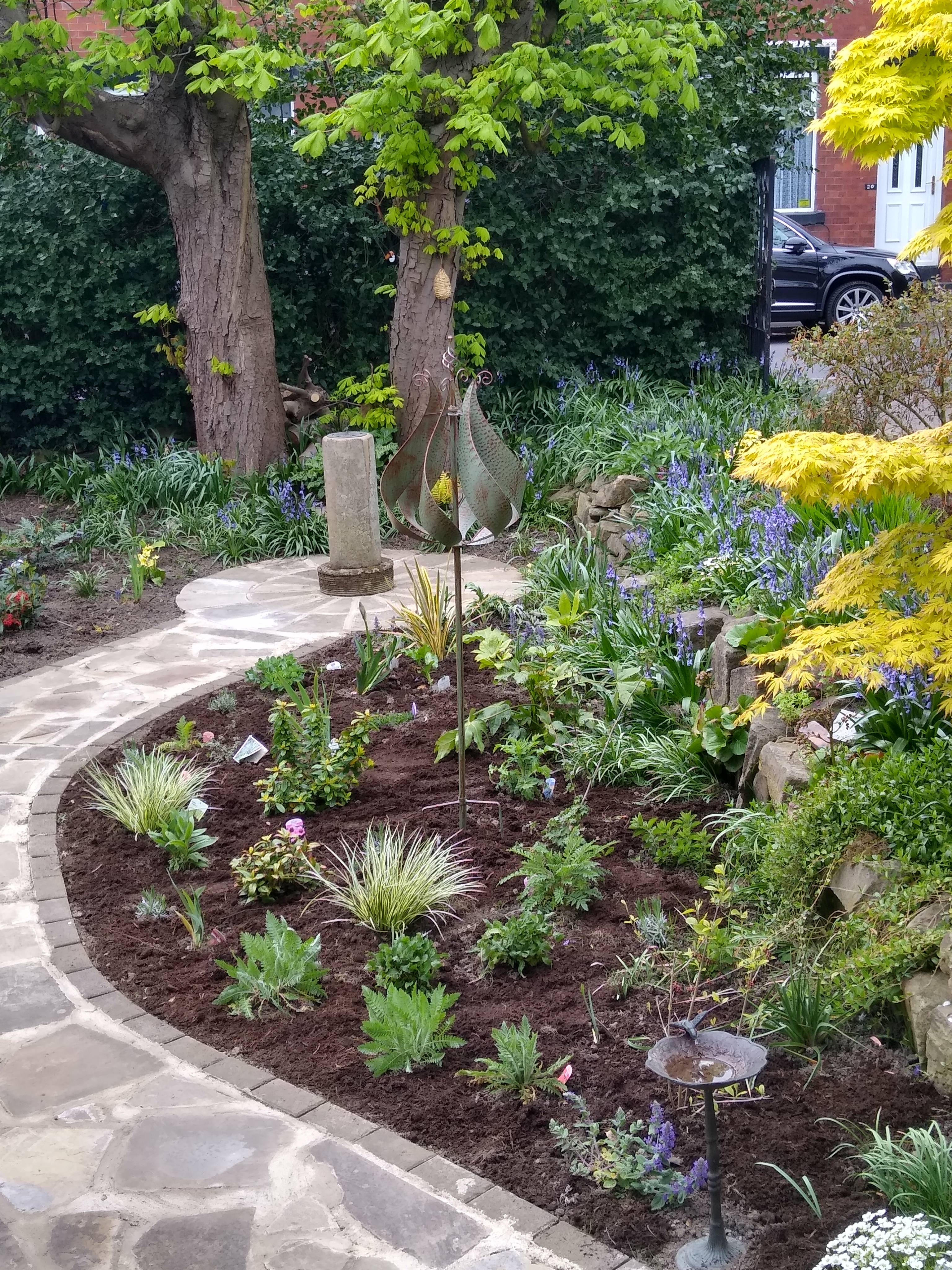 Read more about the article A front garden transformed into a haven for wildlife in Halton, Leeds